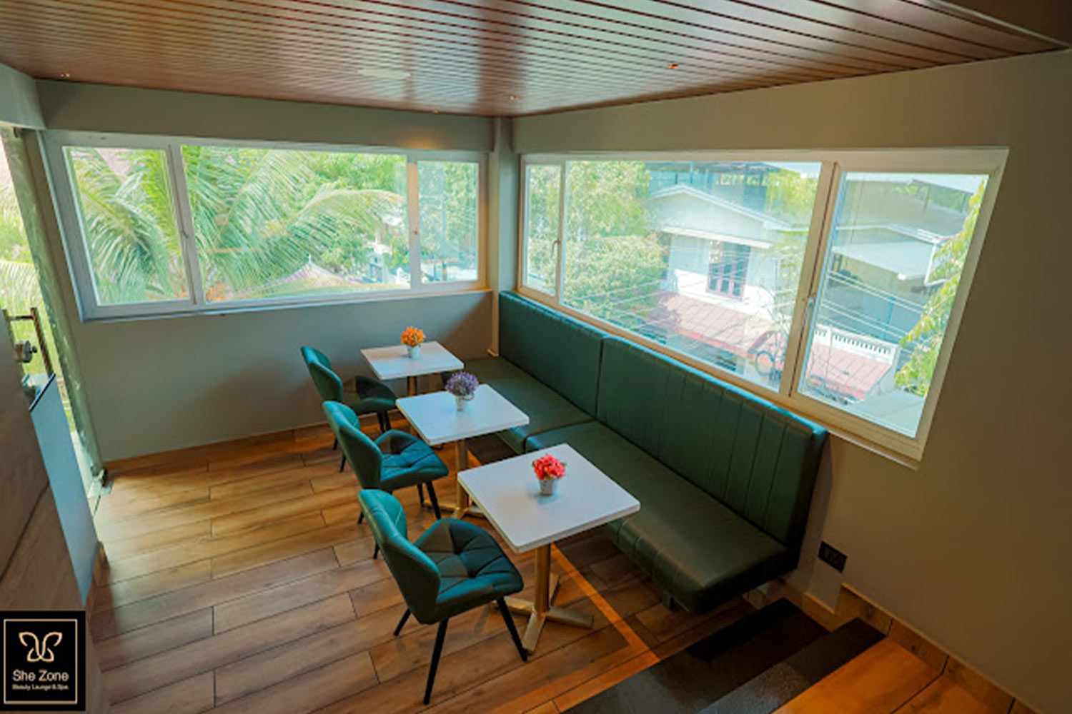 She Zone lounge interior